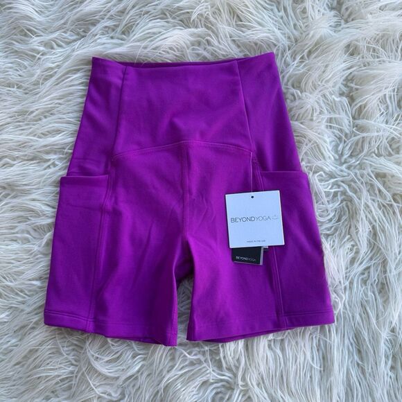 Beyond Yoga Powerbeyond Strive Biker Short Violet Berry Size XS - Picture 1 of 10